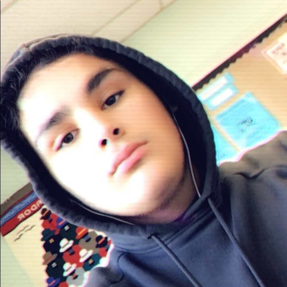 Meet your Posher, Carlos